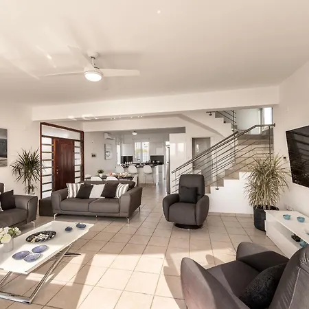 Villa Faros Seaside Larnaca Perivolia