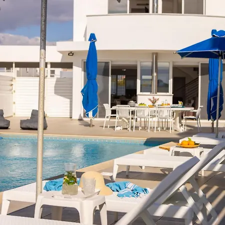 Faros Seaside Larnaca Villa *