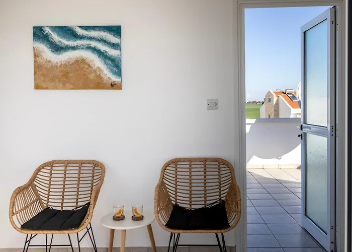 Faros Seaside Larnaca * ペリヴォリア