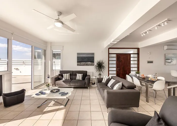 Faros Seaside Larnaca ペリヴォリア