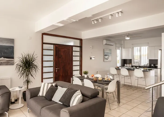 Faros Seaside Larnaca * ペリヴォリア