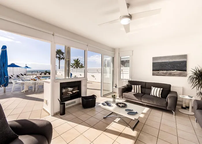 Faros Seaside Larnaca ペリヴォリア