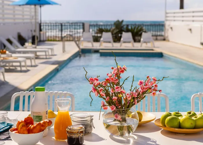 Faros Seaside Larnaca ペリヴォリア