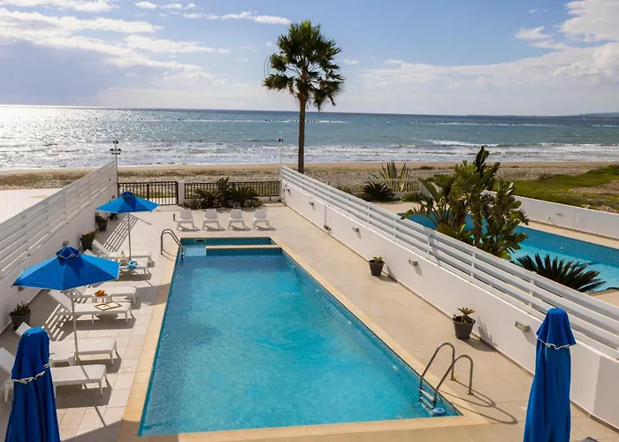 Faros Seaside Larnaca * ペリヴォリア