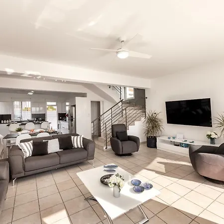 Faros Seaside Larnaca Perivólia