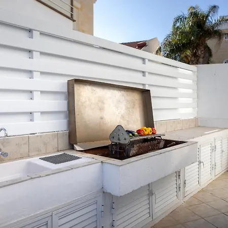 Faros Seaside Larnaca * Perivólia