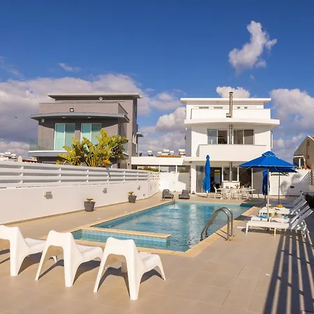 Faros Seaside Larnaca Villa *