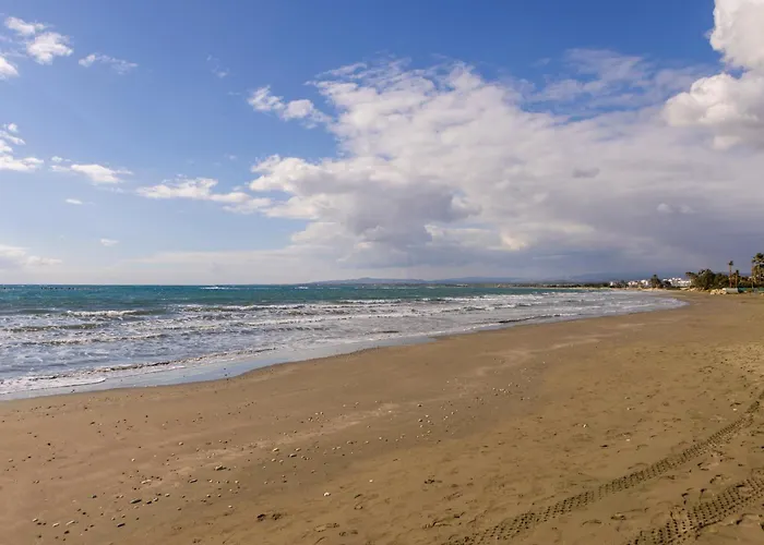 Faros Seaside Larnaca * Perivolia