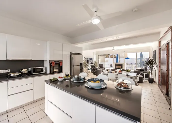 Faros Seaside Larnaca Villa *