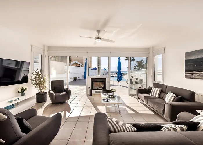 Villa Faros Seaside Larnaca Perivolia