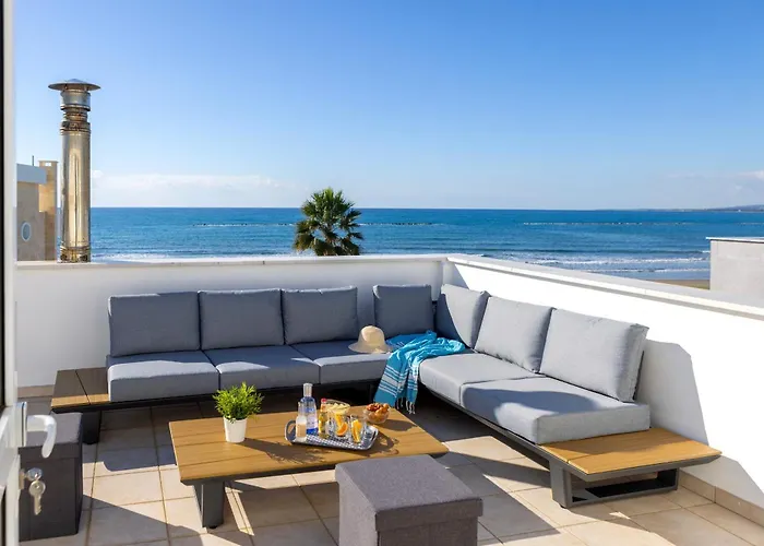 Villa Faros Seaside Larnaca *